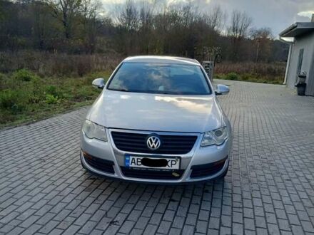 Серый Фольксваген Пассат, объемом двигателя 1.6 л и пробегом 248 тыс. км за 6500 $, фото 1 на Automoto.ua