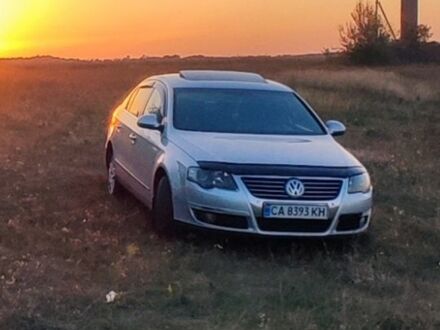 Серый Фольксваген Пассат, объемом двигателя 2 л и пробегом 317 тыс. км за 5500 $, фото 1 на Automoto.ua
