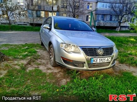 Фольксваген Пассат 2005 в Павлограде на Automoto.ua Серый Фольксваген Пассат, объемом двигателя 2 л и пробегом 261 тыс. км за 4900 $, фото 1 на Automoto.ua