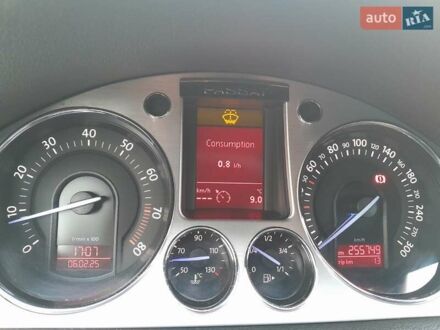 Фольксваген Пассат 2005 в Киеве на Automoto.ua Серый Фольксваген Пассат, объемом двигателя 1.6 л и пробегом 260 тыс. км за 7500 $, фото 1 на Automoto.ua