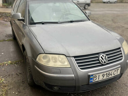 Серый Фольксваген Пассат, объемом двигателя 2.5 л и пробегом 330 тыс. км за 5000 $, фото 1 на Automoto.ua