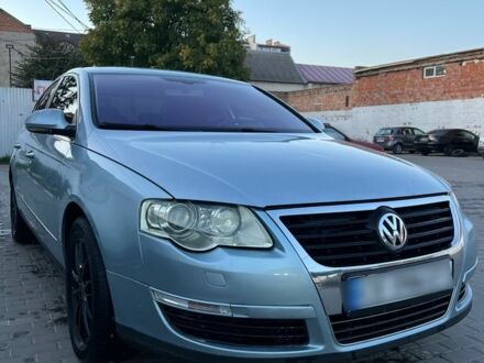 Фольксваген Пассат 2005 в Черновцах на Automoto.ua Серый Фольксваген Пассат, объемом двигателя 2 л и пробегом 240 тыс. км за 7000 $, фото 1 на Automoto.ua