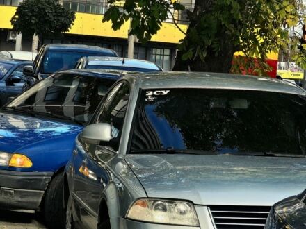 Серый Фольксваген Пассат, объемом двигателя 2 л и пробегом 295 тыс. км за 4600 $, фото 1 на Automoto.ua