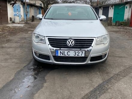 Серый Фольксваген Пассат, объемом двигателя 1.9 л и пробегом 356 тыс. км за 2350 $, фото 1 на Automoto.ua