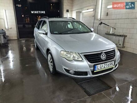 Серый Фольксваген Пассат, объемом двигателя 2 л и пробегом 310 тыс. км за 2450 $, фото 1 на Automoto.ua