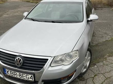 Серый Фольксваген Пассат, объемом двигателя 1.9 л и пробегом 344 тыс. км за 3150 $, фото 1 на Automoto.ua