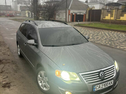 Серый Фольксваген Пассат, объемом двигателя 2 л и пробегом 230 тыс. км за 7500 $, фото 1 на Automoto.ua