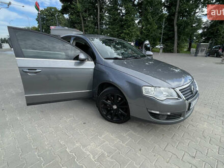 Серый Фольксваген Пассат, объемом двигателя 2 л и пробегом 300 тыс. км за 6500 $, фото 1 на Automoto.ua