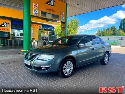 Серый Фольксваген Пассат, объемом двигателя 2 л и пробегом 258 тыс. км за 5500 $, фото 1 на Automoto.ua