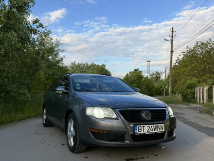 Фольксваген Пассат 2006 в Черновцах на Automoto.ua Серый Фольксваген Пассат, объемом двигателя 1.9 л и пробегом 284 тыс. км за 3500 $, фото 1 на Automoto.ua