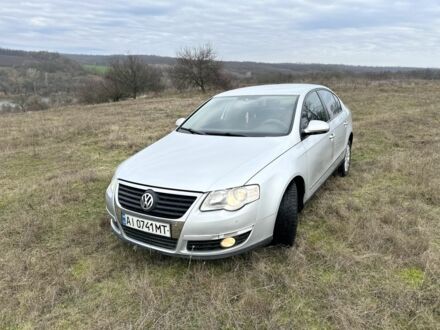 Серый Фольксваген Пассат, объемом двигателя 2 л и пробегом 306 тыс. км за 5400 $, фото 1 на Automoto.ua