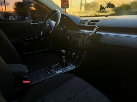 Сірий Фольксваген Пассат, об'ємом двигуна 1.6 л та пробігом 222 тис. км за 5000 $, фото 1 на Automoto.ua