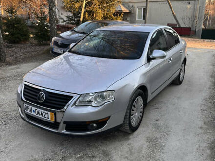 Фольксваген Пассат 2006 у Збараже на Automoto.ua Сірий Фольксваген Пассат, об'ємом двигуна 1.6 л та пробігом 166 тис. км за 6000 $, фото 1 на Automoto.ua