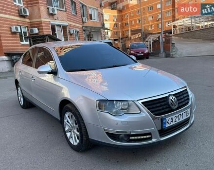 Серый Фольксваген Пассат, объемом двигателя 2 л и пробегом 270 тыс. км за 5500 $, фото 1 на Automoto.ua