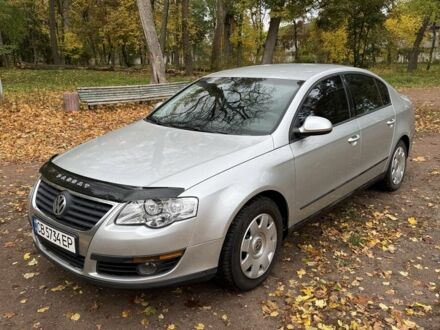 Фольксваген Пассат 2006 в Чернигове на Automoto.ua Серый Фольксваген Пассат, объемом двигателя 1.6 л и пробегом 264 тыс. км за 5900 $, фото 1 на Automoto.ua