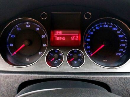 Серый Фольксваген Пассат, объемом двигателя 1.6 л и пробегом 139 тыс. км за 7800 $, фото 1 на Automoto.ua