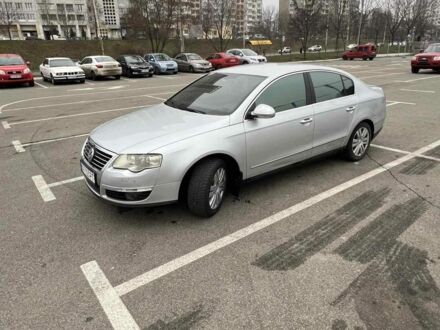 Серый Фольксваген Пассат, объемом двигателя 2 л и пробегом 324 тыс. км за 4999 $, фото 1 на Automoto.ua