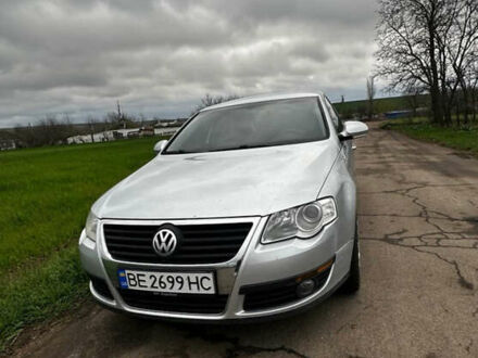 Сірий Фольксваген Пассат, об'ємом двигуна 1.6 л та пробігом 240 тис. км за 5300 $, фото 1 на Automoto.ua