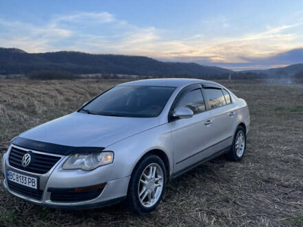 Серый Фольксваген Пассат, объемом двигателя 1.9 л и пробегом 316 тыс. км за 4400 $, фото 1 на Automoto.ua