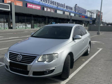 Фольксваген Пассат 2006 у Первомайськ на Automoto.ua Сірий Фольксваген Пассат, об'ємом двигуна 2 л та пробігом 258 тис. км за 5500 $, фото 1 на Automoto.ua