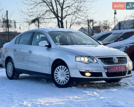 Серый Фольксваген Пассат, объемом двигателя 1.6 л и пробегом 199 тыс. км за 7650 $, фото 1 на Automoto.ua