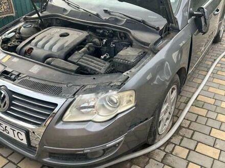 Серый Фольксваген Пассат, объемом двигателя 1.97 л и пробегом 180 тыс. км за 2300 $, фото 1 на Automoto.ua