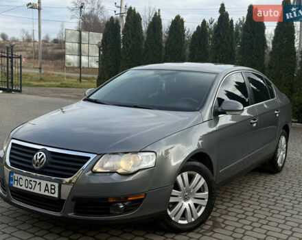 Серый Фольксваген Пассат, объемом двигателя 1.97 л и пробегом 346 тыс. км за 5600 $, фото 1 на Automoto.ua