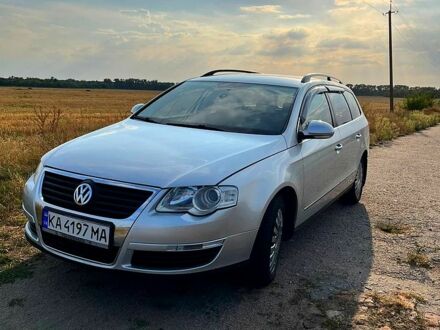 Фольксваген Пассат 2007 в Прилуках на Automoto.ua Серый Фольксваген Пассат, объемом двигателя 1.9 л и пробегом 372 тыс. км за 5700 $, фото 1 на Automoto.ua