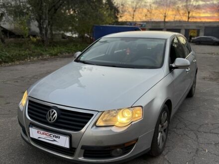 Сірий Фольксваген Пассат, об'ємом двигуна 0 л та пробігом 290 тис. км за 3250 $, фото 1 на Automoto.ua