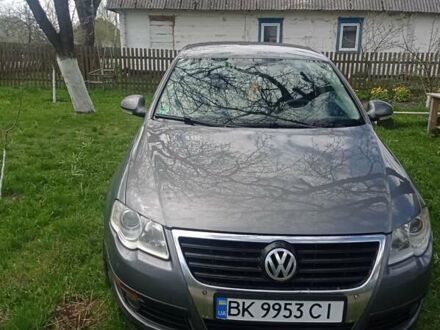 Фольксваген Пассат 2007 в Вараш (Кузнецовск) на Automoto.ua Серый Фольксваген Пассат, объемом двигателя 2 л и пробегом 255 тыс. км за 6200 $, фото 1 на Automoto.ua