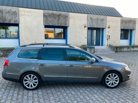 Серый Фольксваген Пассат, объемом двигателя 2 л и пробегом 261 тыс. км за 1500 $, фото 1 на Automoto.ua