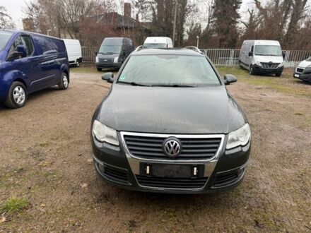 Серый Фольксваген Пассат, объемом двигателя 1.6 л и пробегом 250 тыс. км за 2300 $, фото 1 на Automoto.ua