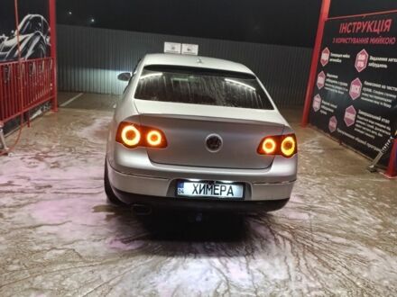 Серый Фольксваген Пассат, объемом двигателя 2 л и пробегом 300 тыс. км за 8500 $, фото 1 на Automoto.ua