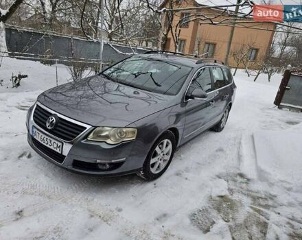 Серый Фольксваген Пассат, объемом двигателя 1.97 л и пробегом 267 тыс. км за 6800 $, фото 1 на Automoto.ua