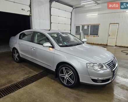 Серый Фольксваген Пассат, объемом двигателя 2 л и пробегом 220 тыс. км за 7200 $, фото 1 на Automoto.ua