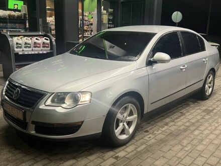 Серый Фольксваген Пассат, объемом двигателя 0 л и пробегом 244 тыс. км за 5850 $, фото 1 на Automoto.ua