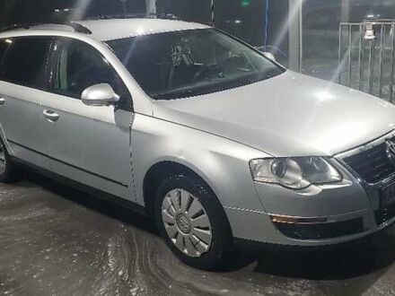 Серый Фольксваген Пассат, объемом двигателя 2 л и пробегом 275 тыс. км за 5500 $, фото 1 на Automoto.ua