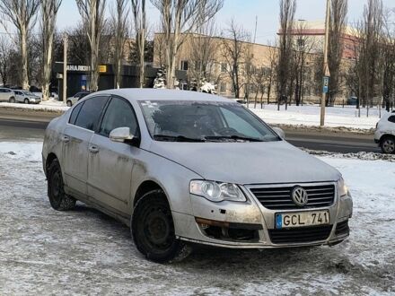 Серый Фольксваген Пассат, объемом двигателя 1.9 л и пробегом 300 тыс. км за 1922 $, фото 1 на Automoto.ua