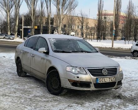 Серый Фольксваген Пассат, объемом двигателя 1.9 л и пробегом 300 тыс. км за 1922 $, фото 1 на Automoto.ua