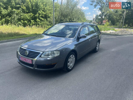 Фольксваген Пассат 2007 в Сарнах на Automoto.ua Серый Фольксваген Пассат, объемом двигателя 1.6 л и пробегом 241 тыс. км за 5300 $, фото 1 на Automoto.ua