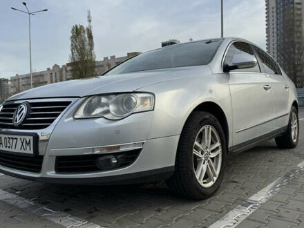 Серый Фольксваген Пассат, объемом двигателя 1.8 л и пробегом 267 тыс. км за 7300 $, фото 1 на Automoto.ua