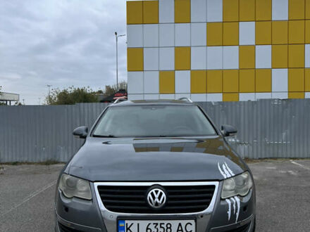 Серый Фольксваген Пассат, объемом двигателя 1.97 л и пробегом 300 тыс. км за 5000 $, фото 1 на Automoto.ua