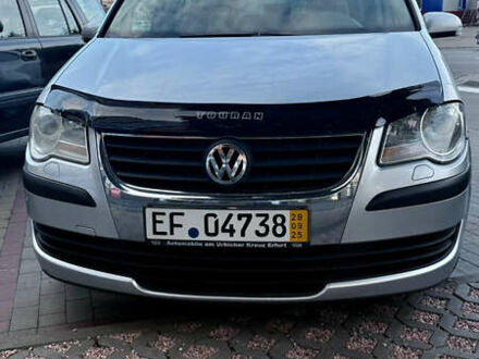 Серый Фольксваген Пассат, объемом двигателя 1.8 л и пробегом 199 тыс. км за 7500 $, фото 1 на Automoto.ua