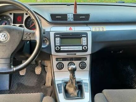 Фольксваген Пассат 2008 в Тернополе на Automoto.ua Серый Фольксваген Пассат, объемом двигателя 1.9 л и пробегом 269 тыс. км за 6300 $, фото 1 на Automoto.ua