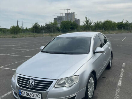 Сірий Фольксваген Пассат, об'ємом двигуна 1.8 л та пробігом 369 тис. км за 7400 $, фото 1 на Automoto.ua