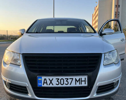 Серый Фольксваген Пассат, объемом двигателя 1.8 л и пробегом 239 тыс. км за 5500 $, фото 1 на Automoto.ua