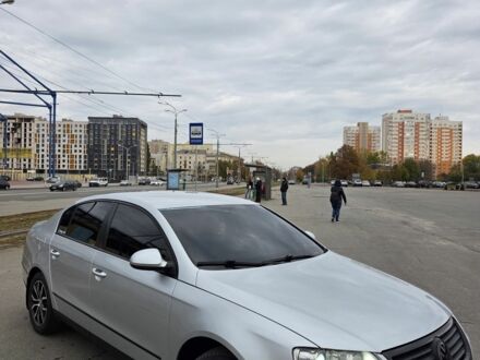 Серый Фольксваген Пассат, объемом двигателя 1.8 л и пробегом 239 тыс. км за 6799 $, фото 1 на Automoto.ua