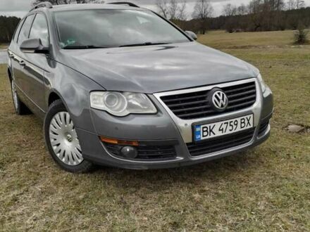 Фольксваген Пассат 2008 в Сарнах на Automoto.ua Серый Фольксваген Пассат, объемом двигателя 1.97 л и пробегом 292 тыс. км за 6700 $, фото 1 на Automoto.ua