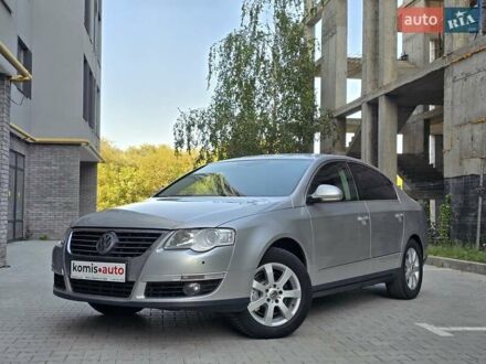 Фольксваген Пассат 2008 у Хмельницькому на Automoto.ua Сірий Фольксваген Пассат, об'ємом двигуна 1.8 л та пробігом 240 тис. км за 6499 $, фото 1 на Automoto.ua
