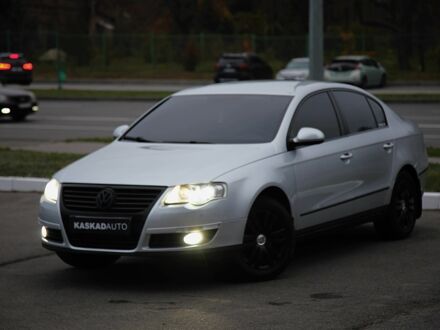 Сірий Фольксваген Пассат, об'ємом двигуна 1.8 л та пробігом 241 тис. км за 6900 $, фото 1 на Automoto.ua